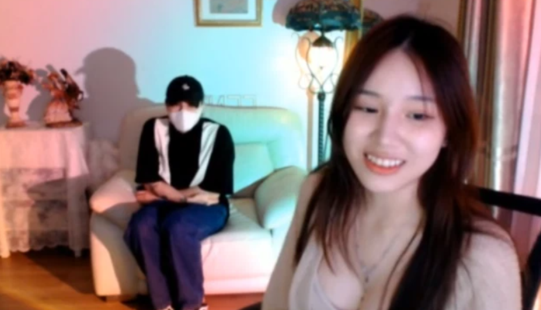 Zeros chia tay bạn gái